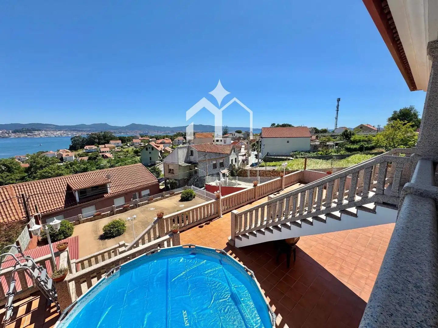 Exterior view of Houses for sale in Moaña  with Heating, Parquet flooring and Terrace