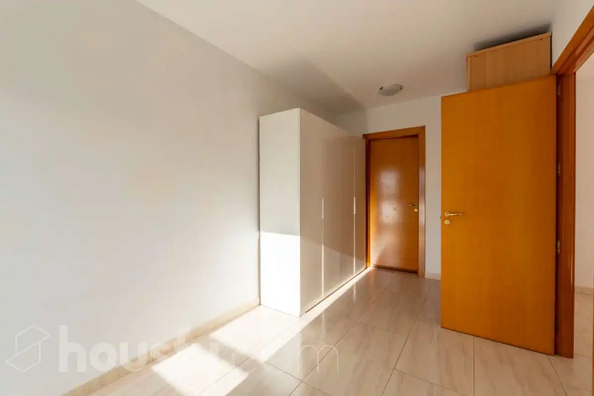 Wohnung zum Verkauf in Sant Martí Sarroca mit Privatgarten, Abstellraum und Gemeinschaftspool