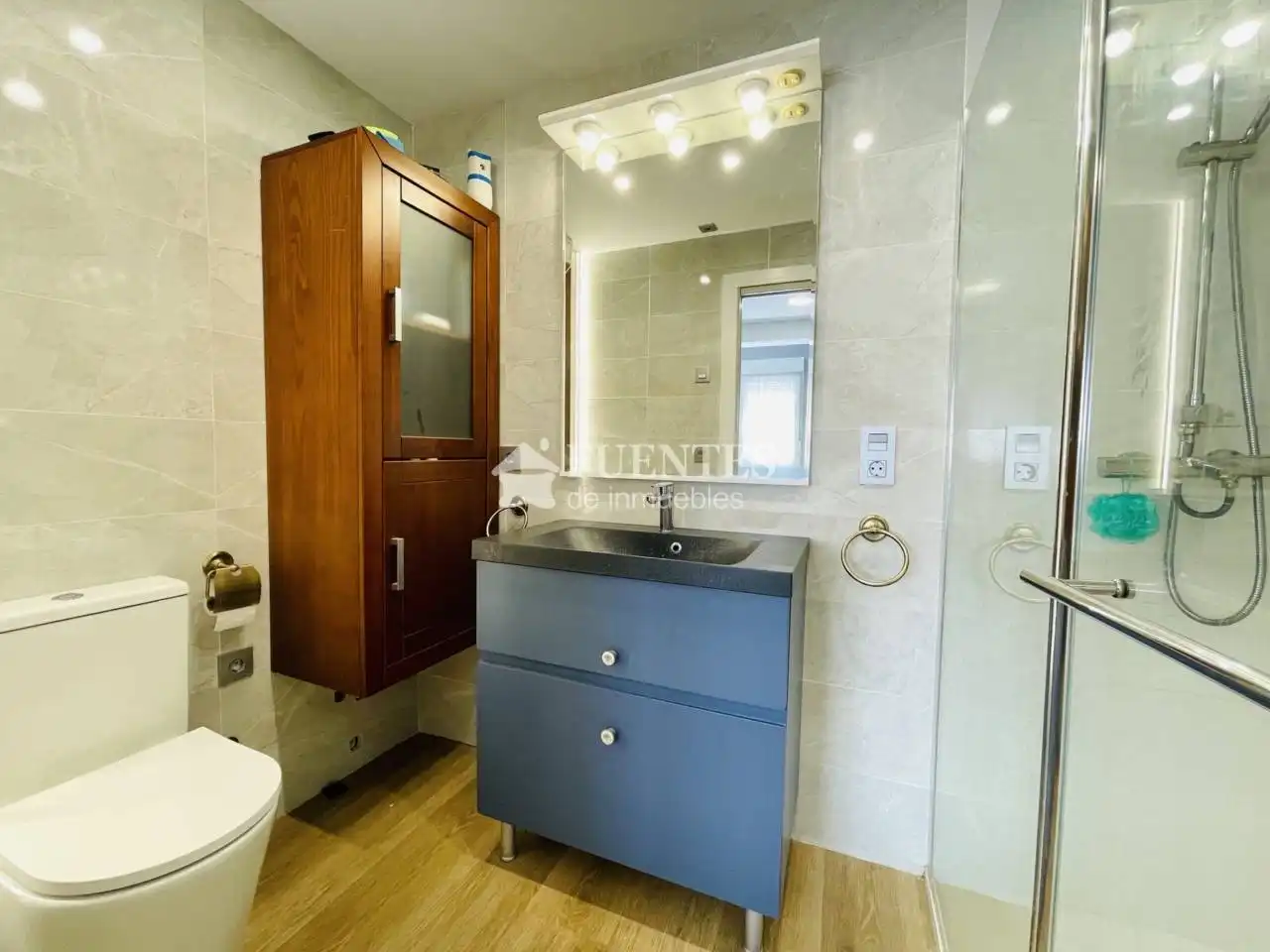 Baño de Piso en venta en Alicante / Alacant con Aire acondicionado, Calefacción y Terraza