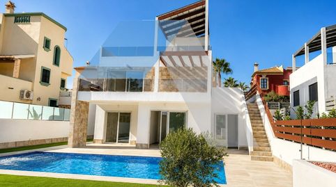 Villa de luja de obra nueva en primera linea campo de golf Ciudad Quesada