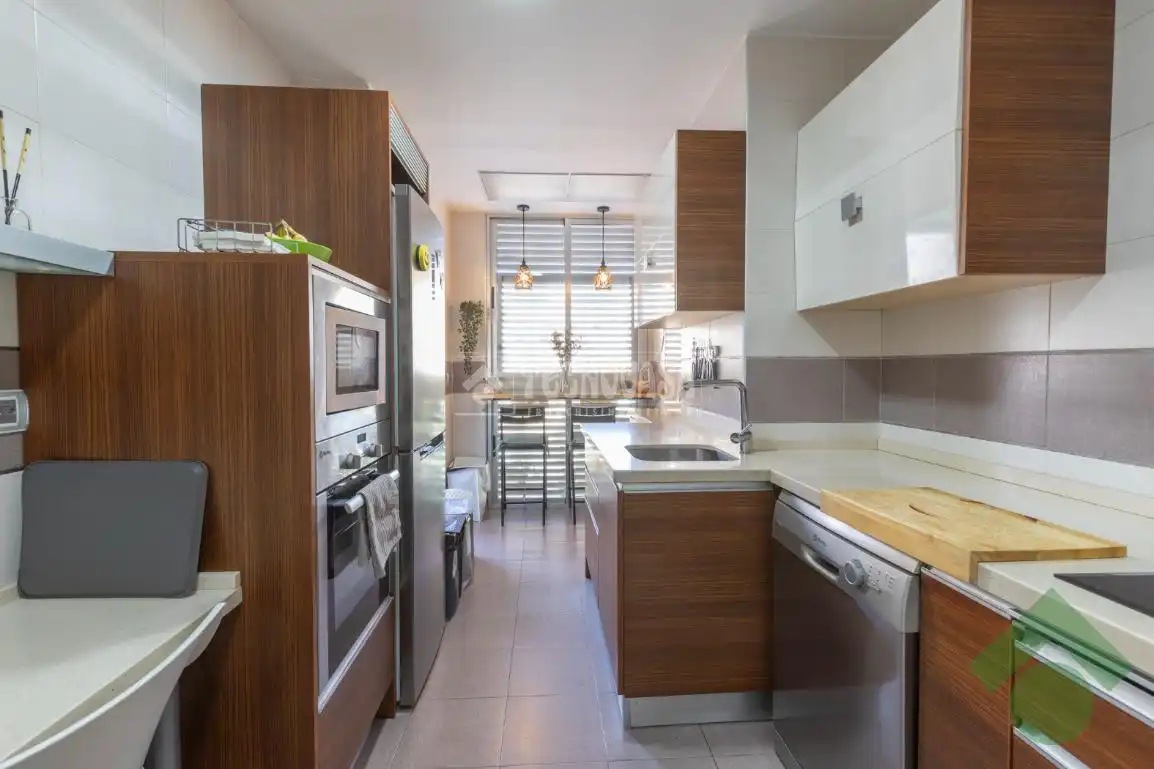 Cocina de Piso en venta en Granada con Aire acondicionado, Calefacción y Piscina comunitaria