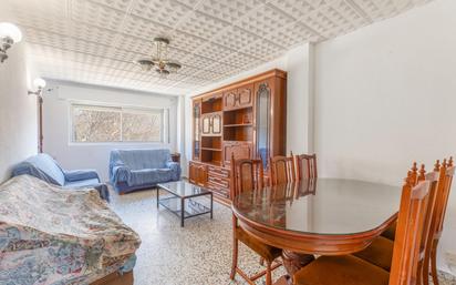 Living room of Flat for sale in  Granada Capital  with Heating, Private garden and Balcony