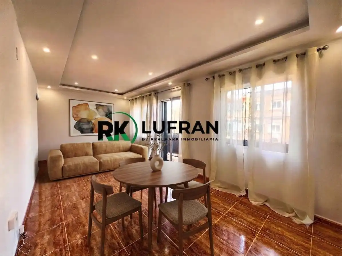 Sala de estar de Piso en venta en Alicante / Alacant con Balcón