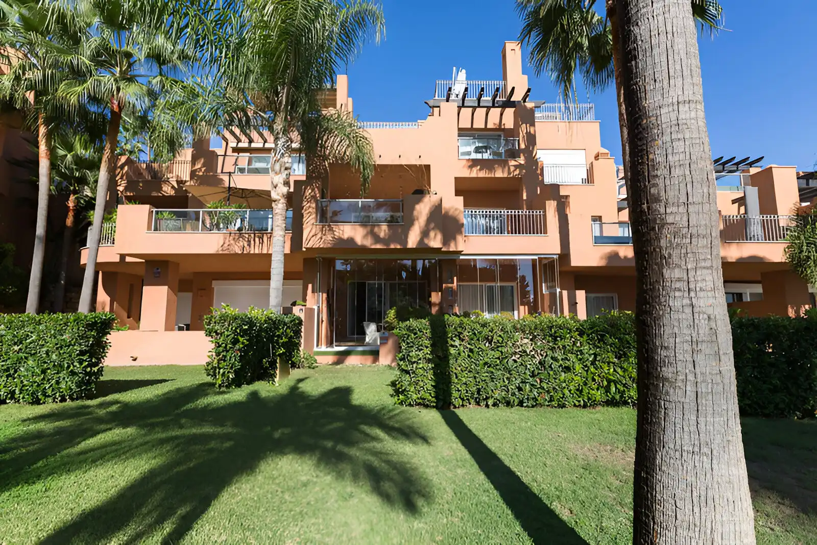 Jardín de Planta baja en venta en Marbella con Aire acondicionado, Terraza y Trastero