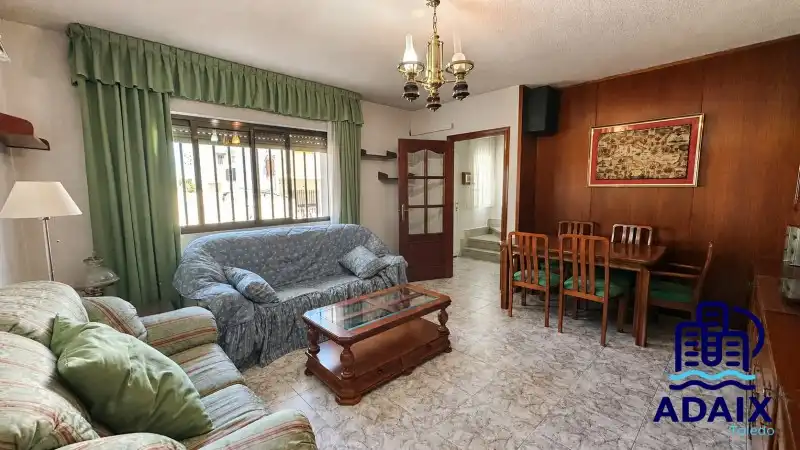 Sala de estar de Casa adosada en venta en Huecas con Calefacción y Balcón