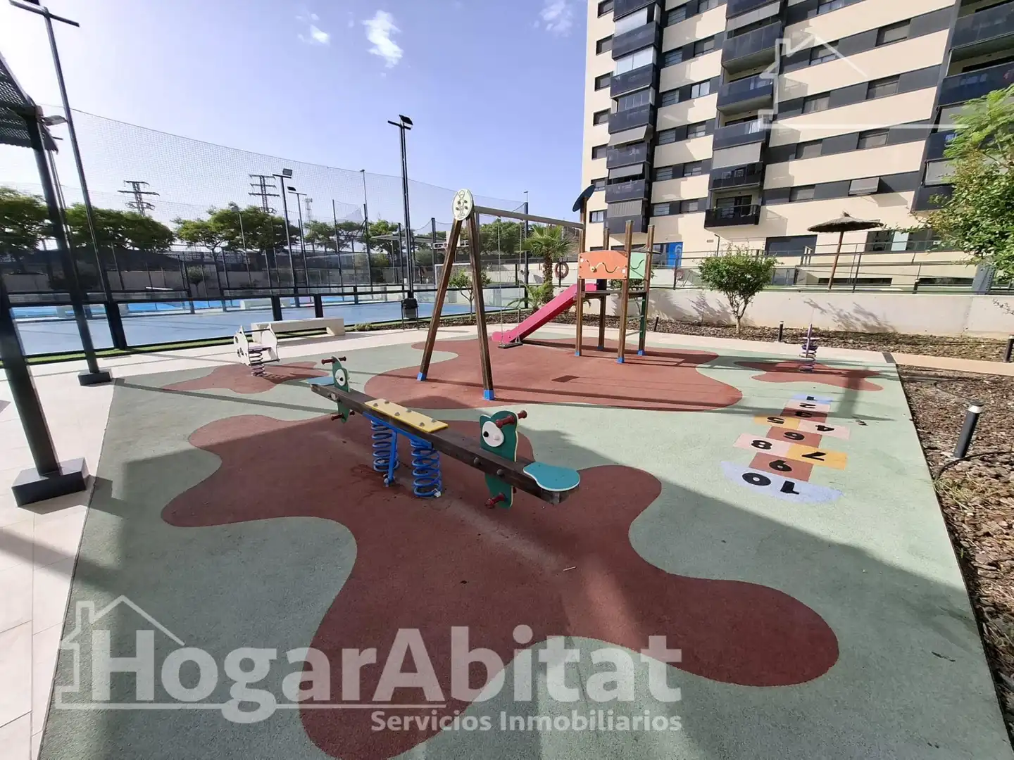 Parking de Piso en venta en Alicante / Alacant con Aire acondicionado, Calefacción y Jardín privado