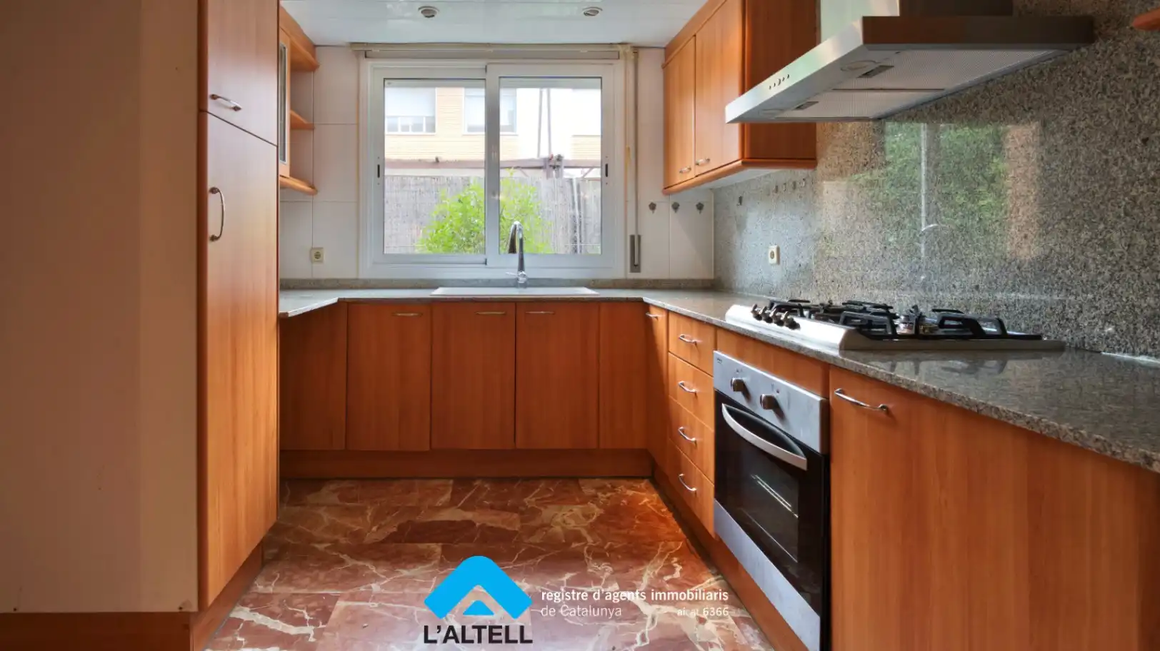 Cuina de Casa o xalet en venda en L'Ametlla del Vallès amb Aire condicionat, Calefacció i Jardí privat