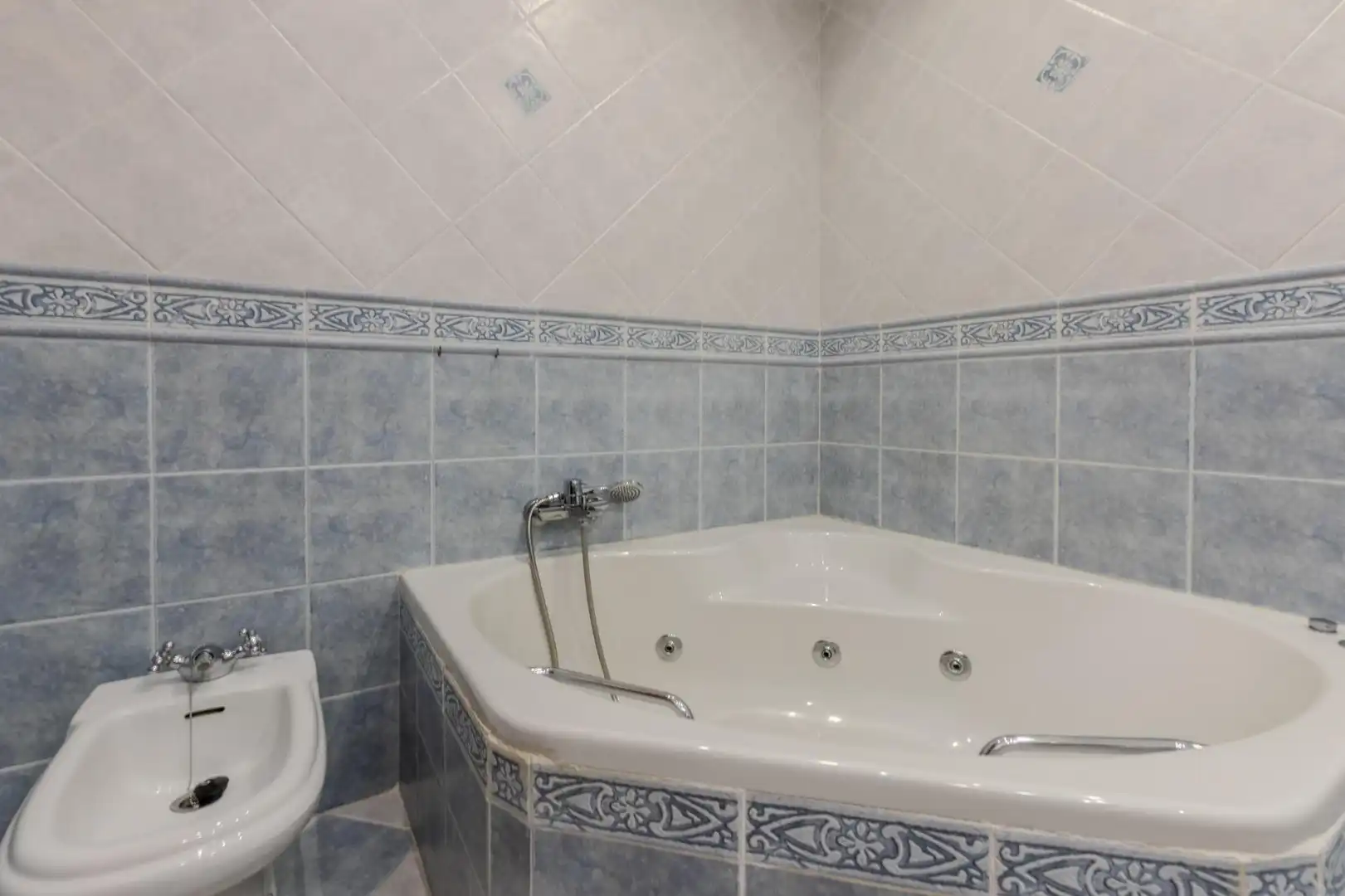 Bany de Apartament de lloguer en Fuengirola amb Terrassa