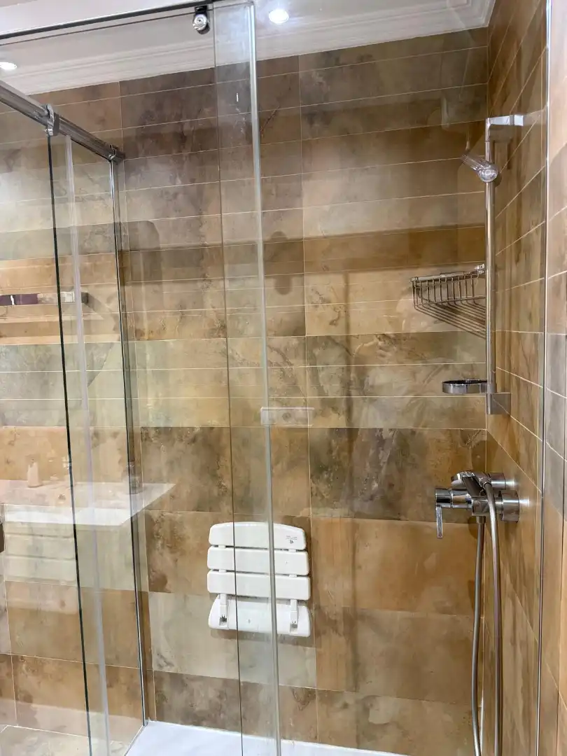 Bany de Pis en venda en Vilagarcía de Arousa amb Calefacció, Parquet i Moblat