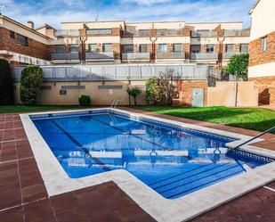 Swimming pool of Single-family semi-detached for sale in El Vendrell  with Heating, Terrace and Community pool