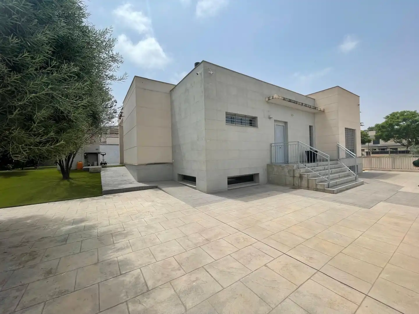 Exterior view of Houses for sale in Mutxamel  with Air Conditioner, Private garden and Storage room