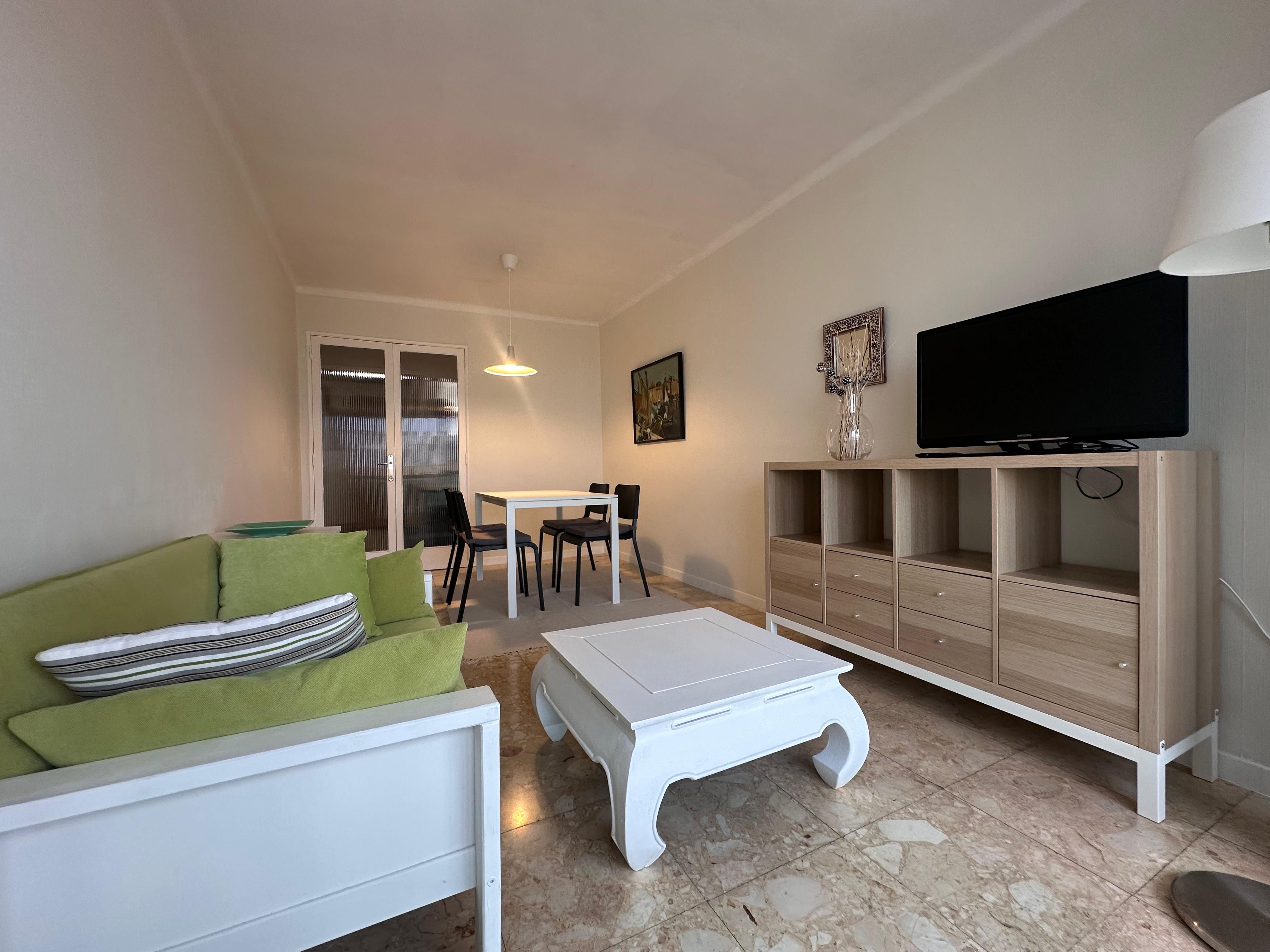 Pis de lloguer a Avinguda de Santa Coloma, Riu Sud