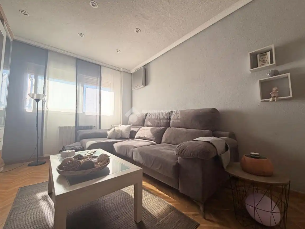 Flat for sale in Villaverde, imagen 2