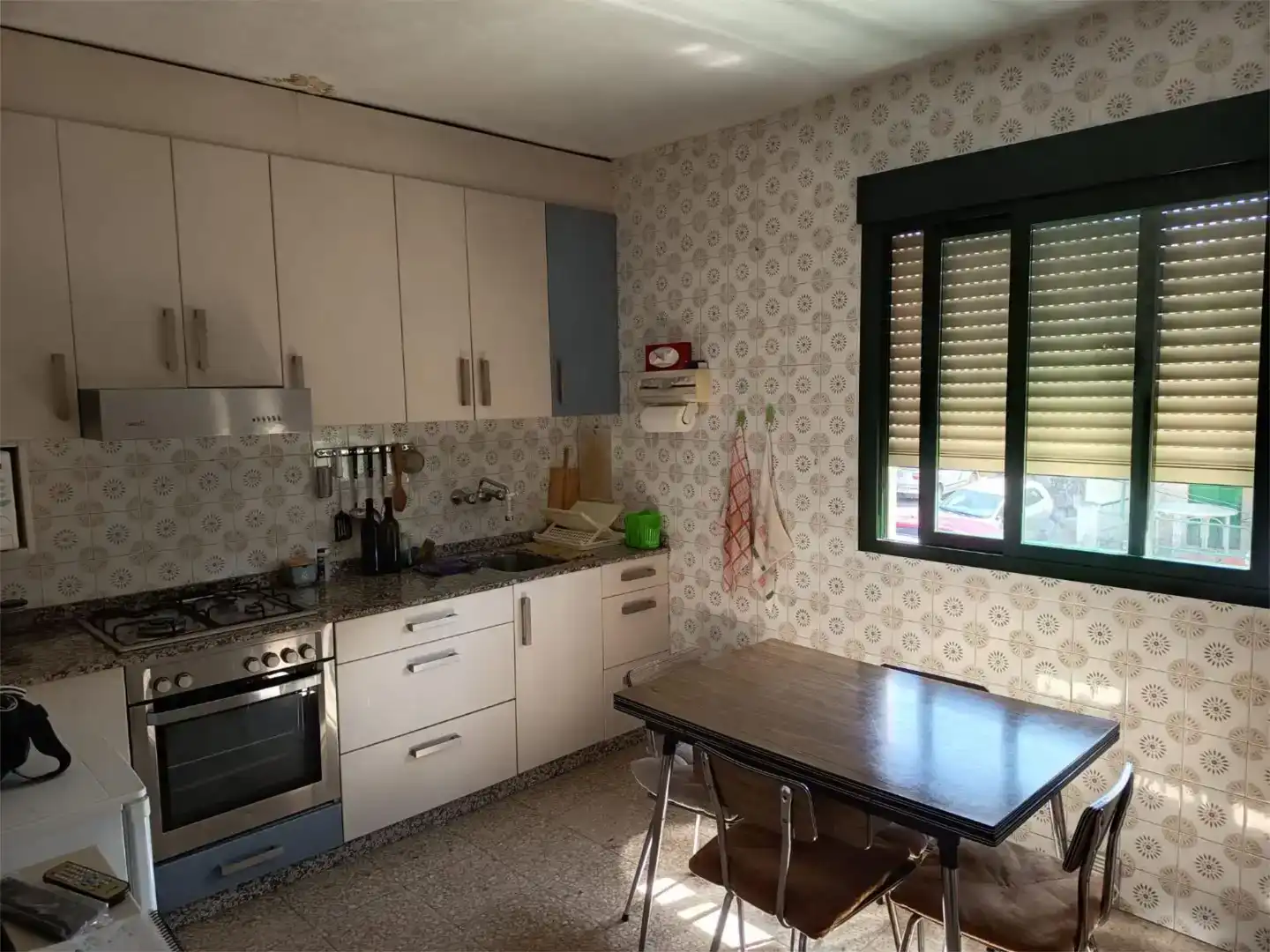 Cuina de Casa adosada en venda en Leiro amb Jardí privat, Traster i Moblat