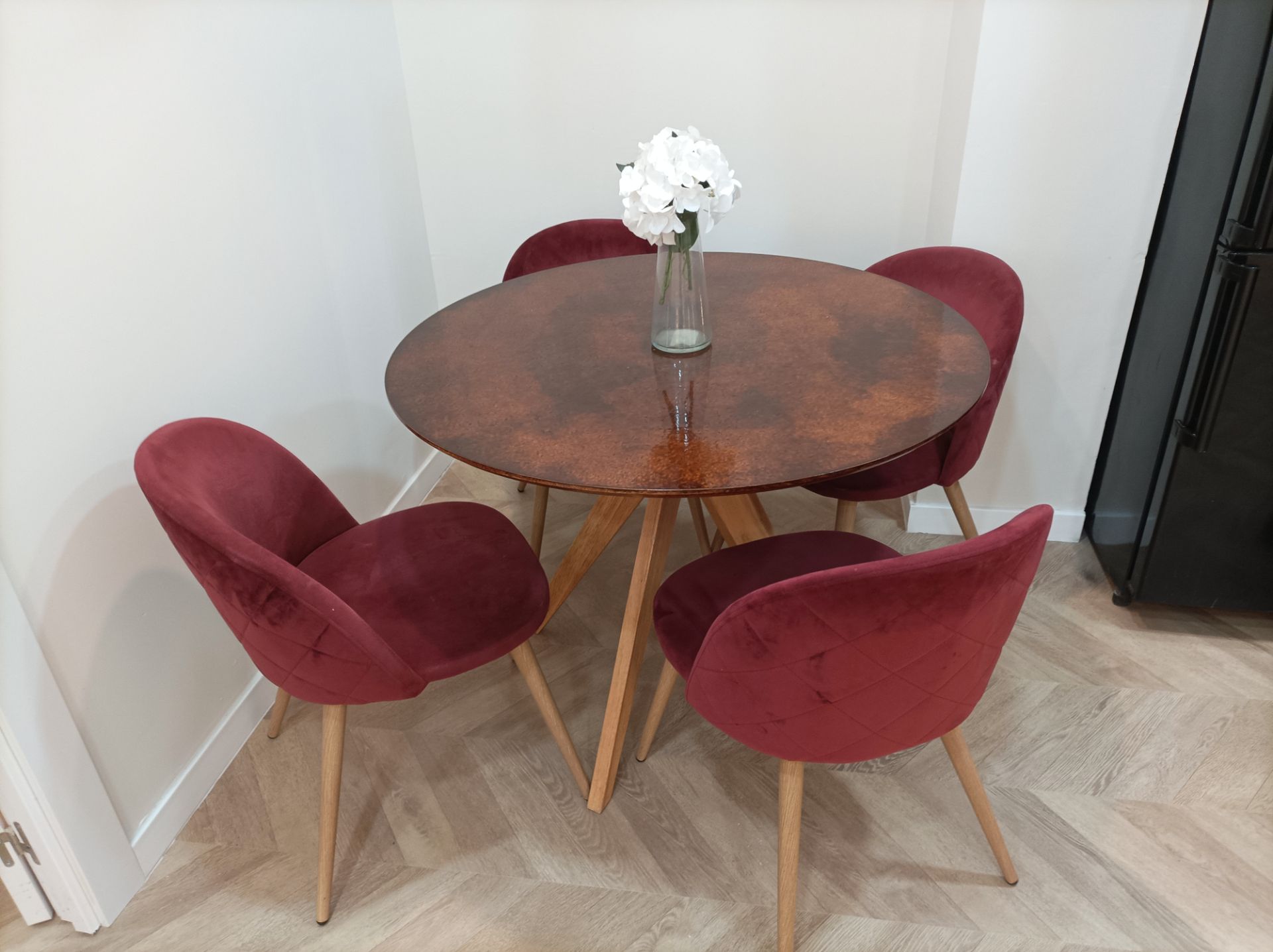 Menjador de Local en venda en Sant Boi de Llobregat amb Aire condicionat i Parquet