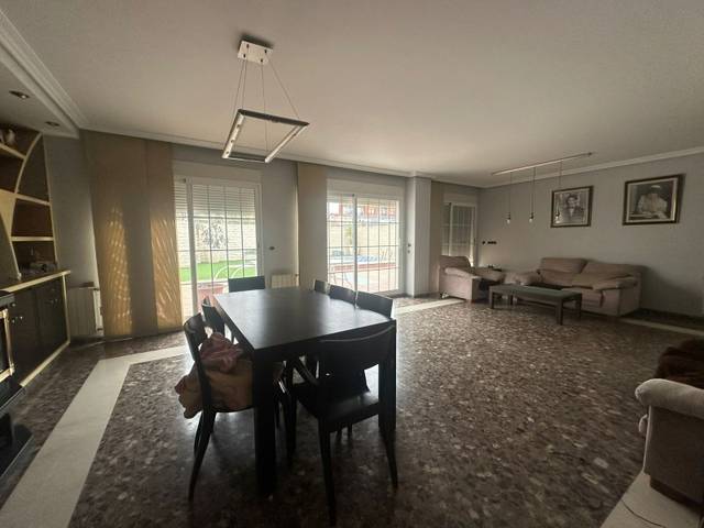 Casa-chalet en Venta en Carrer de Cullera, -1 en Benimàmet