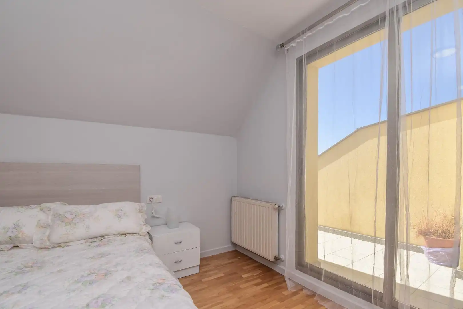 Bedroom of Flat for rent in Culleredo  with Heating, Storage room and Balcony