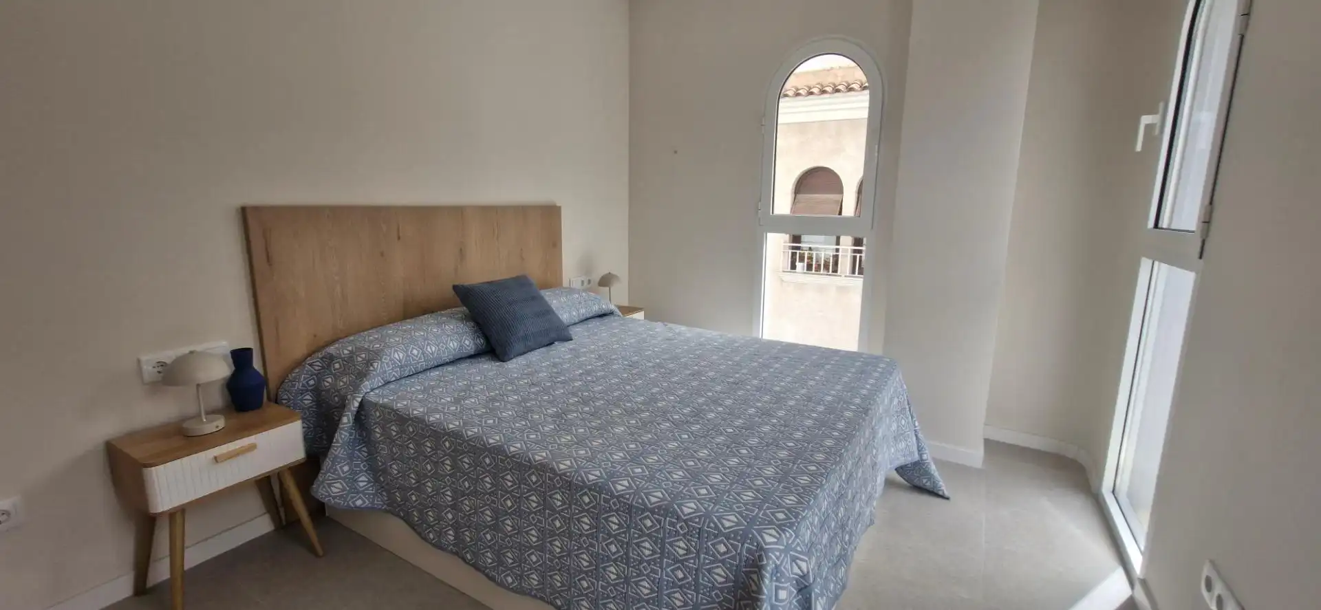Habitación de Piso de alquiler en Elche / Elx con Aire acondicionado, Parquet y Trastero