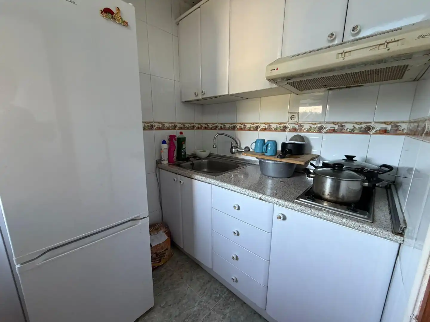 Cuina de Estudi en venda en Benidorm amb Terrassa i Moblat