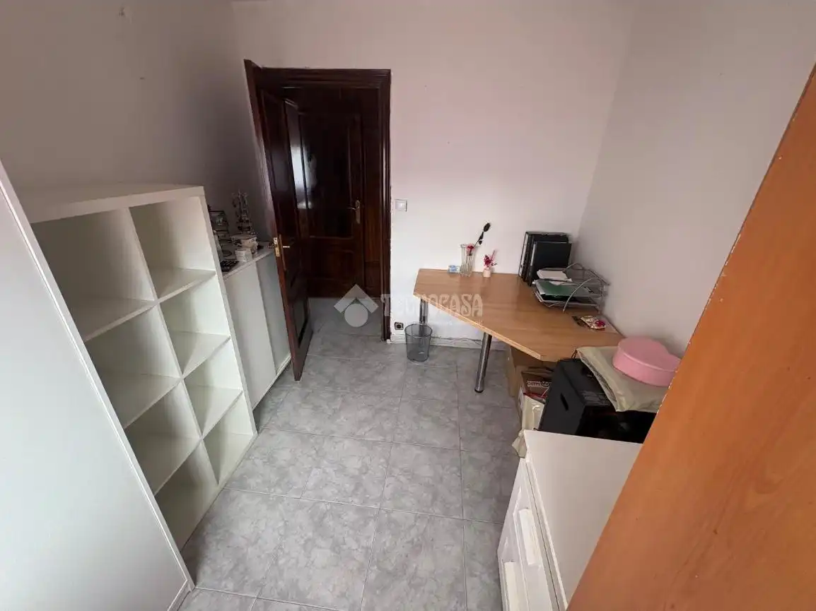 Bedroom of Flat for sale in Guadalajara  with Heating