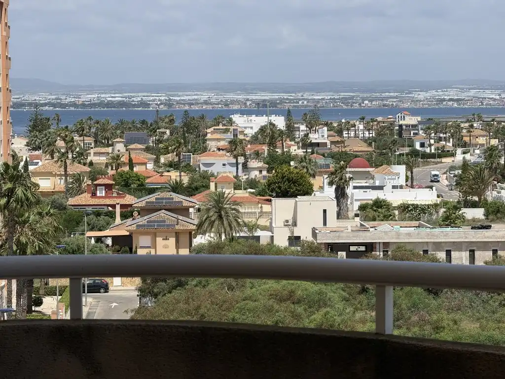Vista exterior de Apartamento en venta en La Manga del Mar Menor con Piscina
