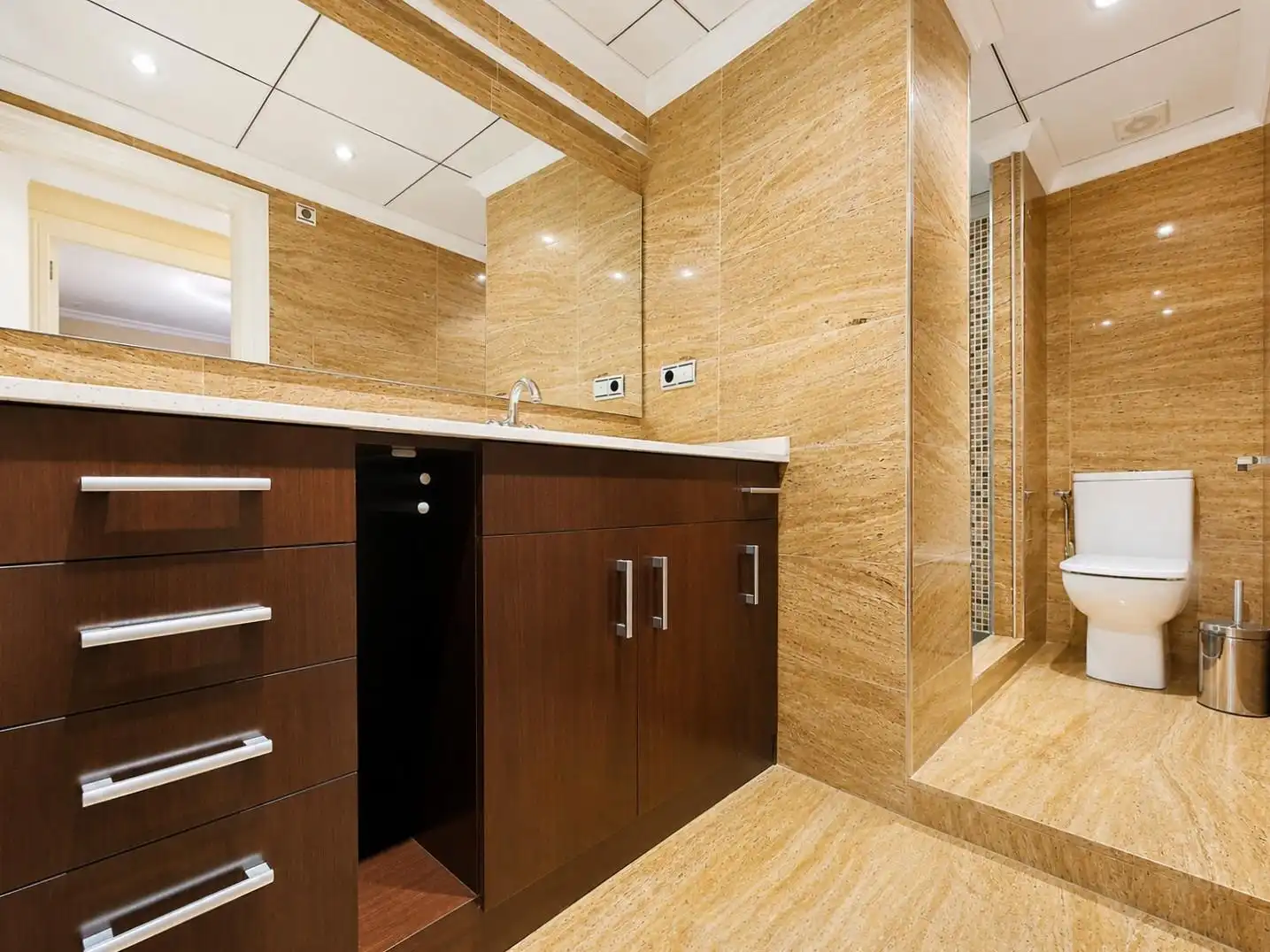 Badezimmer von Wohnung zur Miete in Elche / Elx mit Klimaanlage, Heizung und Parkett