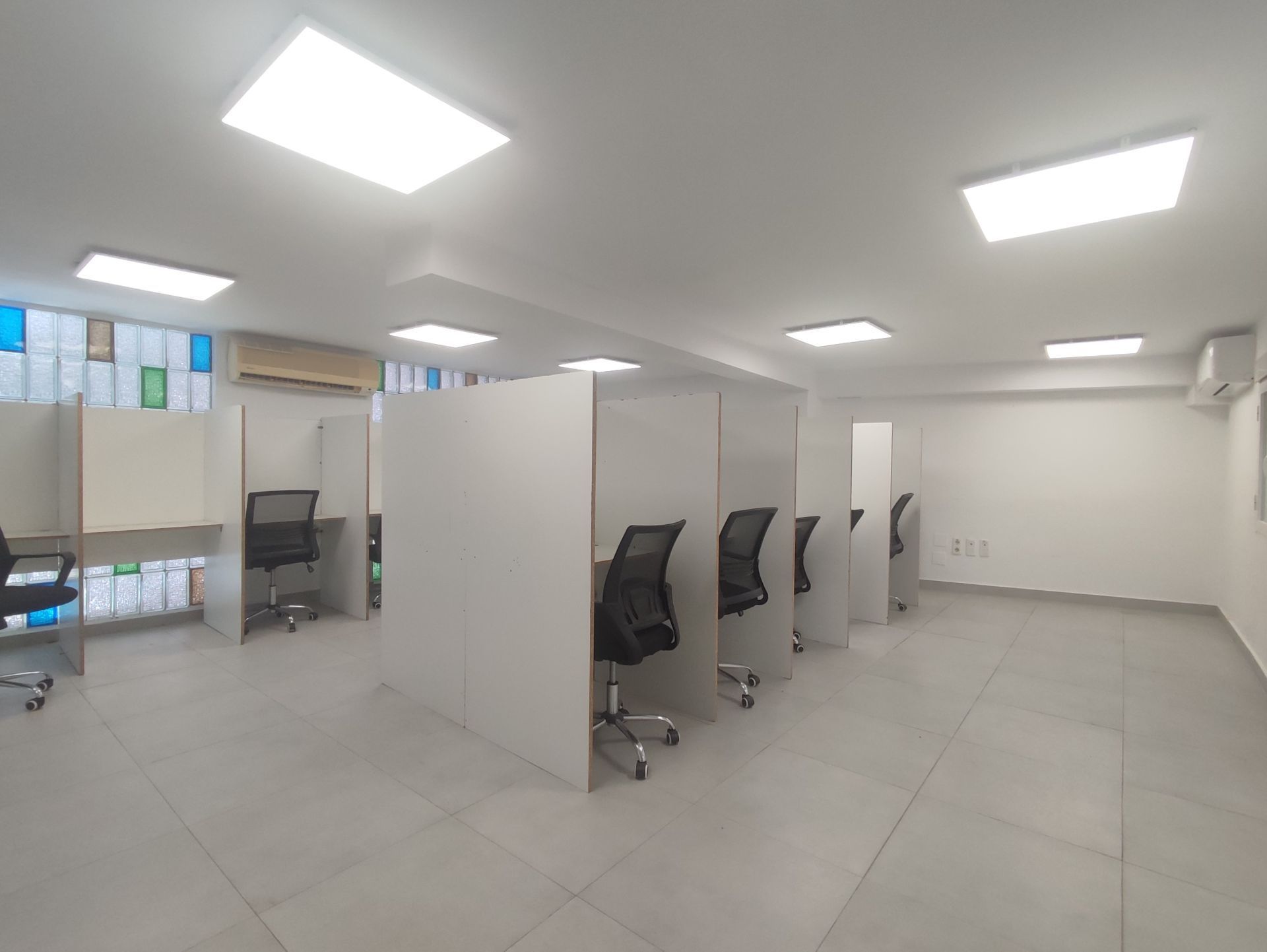 Oficina de lloguer en  Huelva Capital amb Aire condicionat