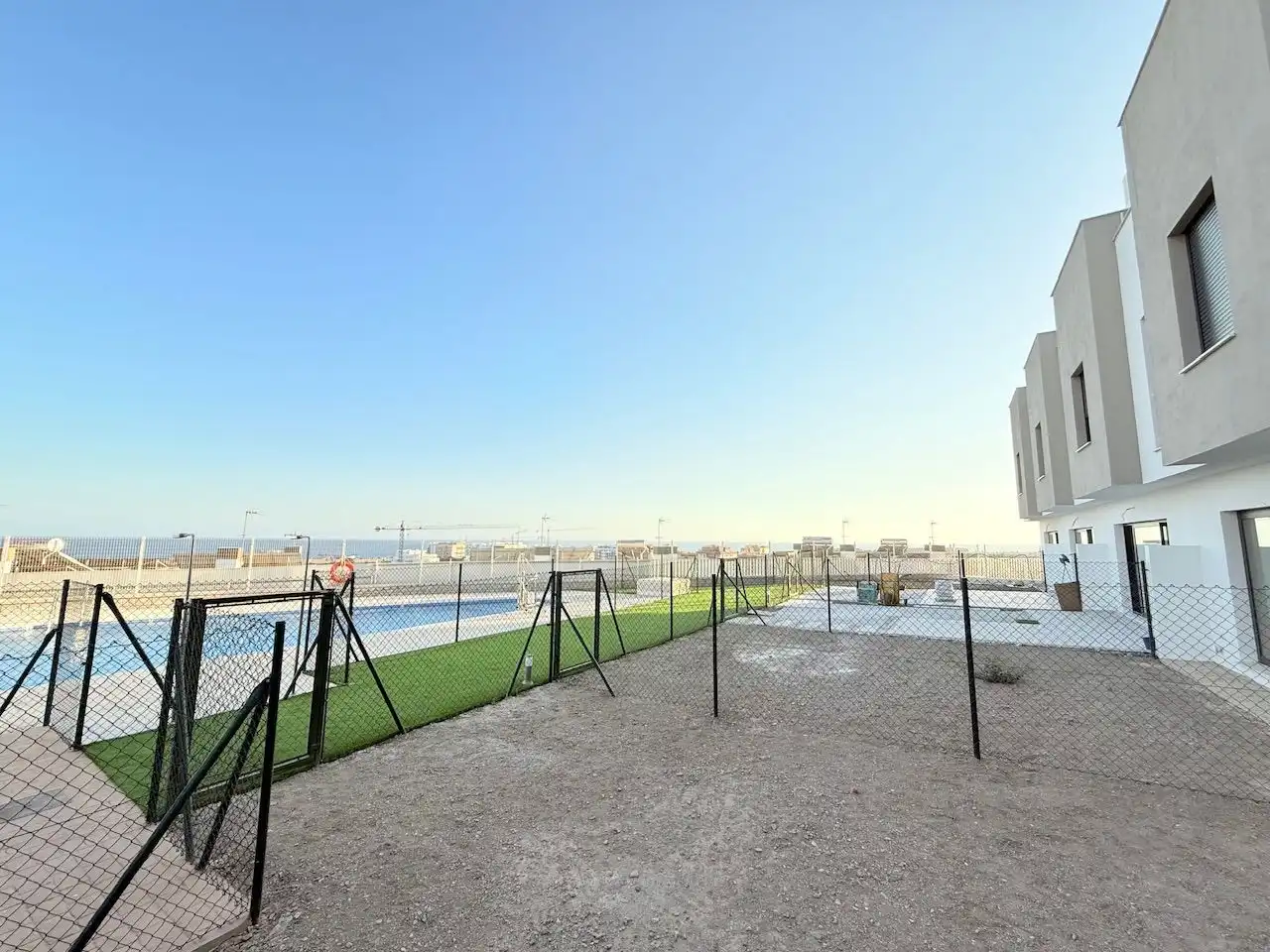 Terraza de Casa adosada en venta en Vélez-Málaga con Jardín privado y Piscina comunitaria