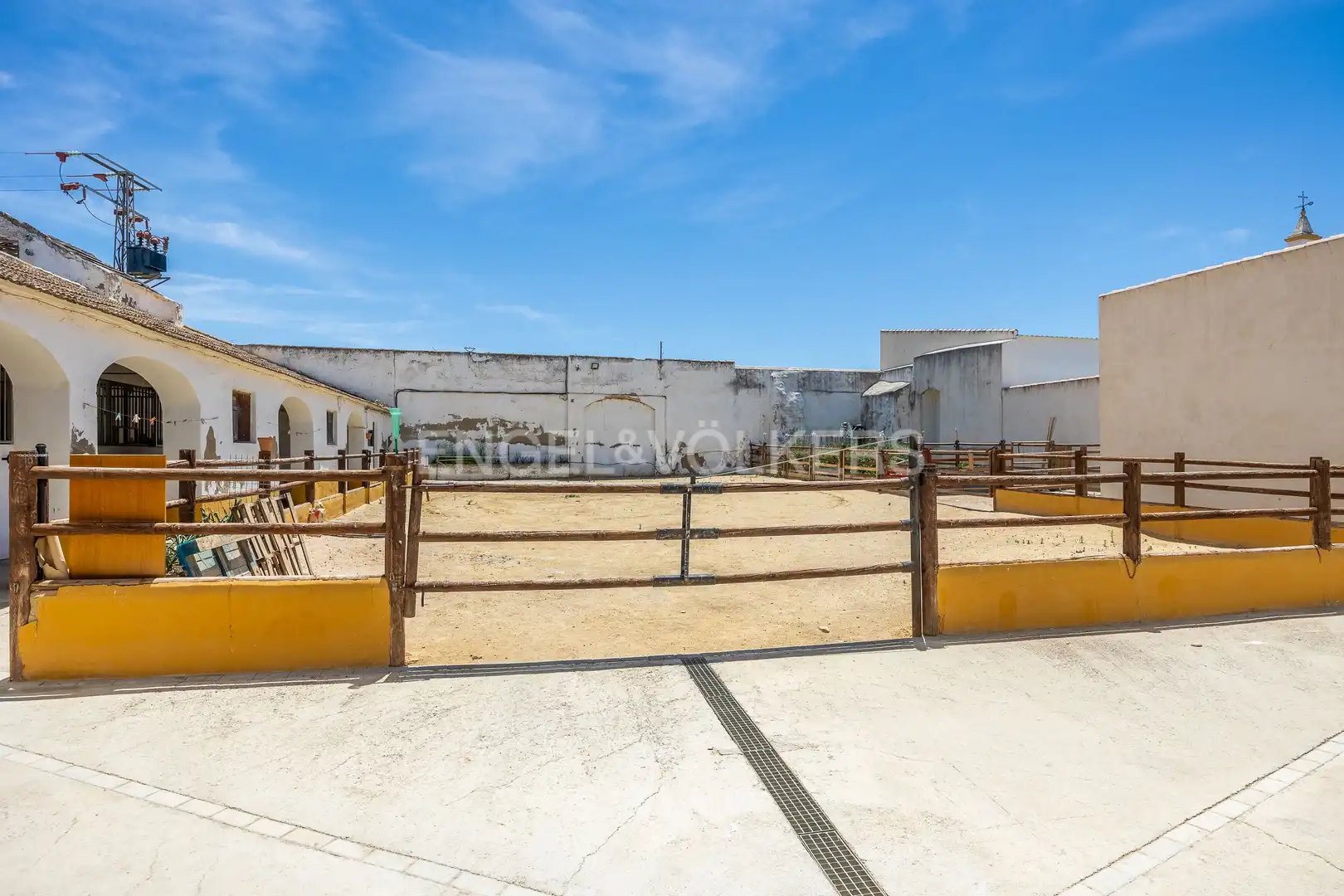 Vista exterior de Casa o xalet en venda en Osuna amb Calefacció, Jardí privat i Terrassa