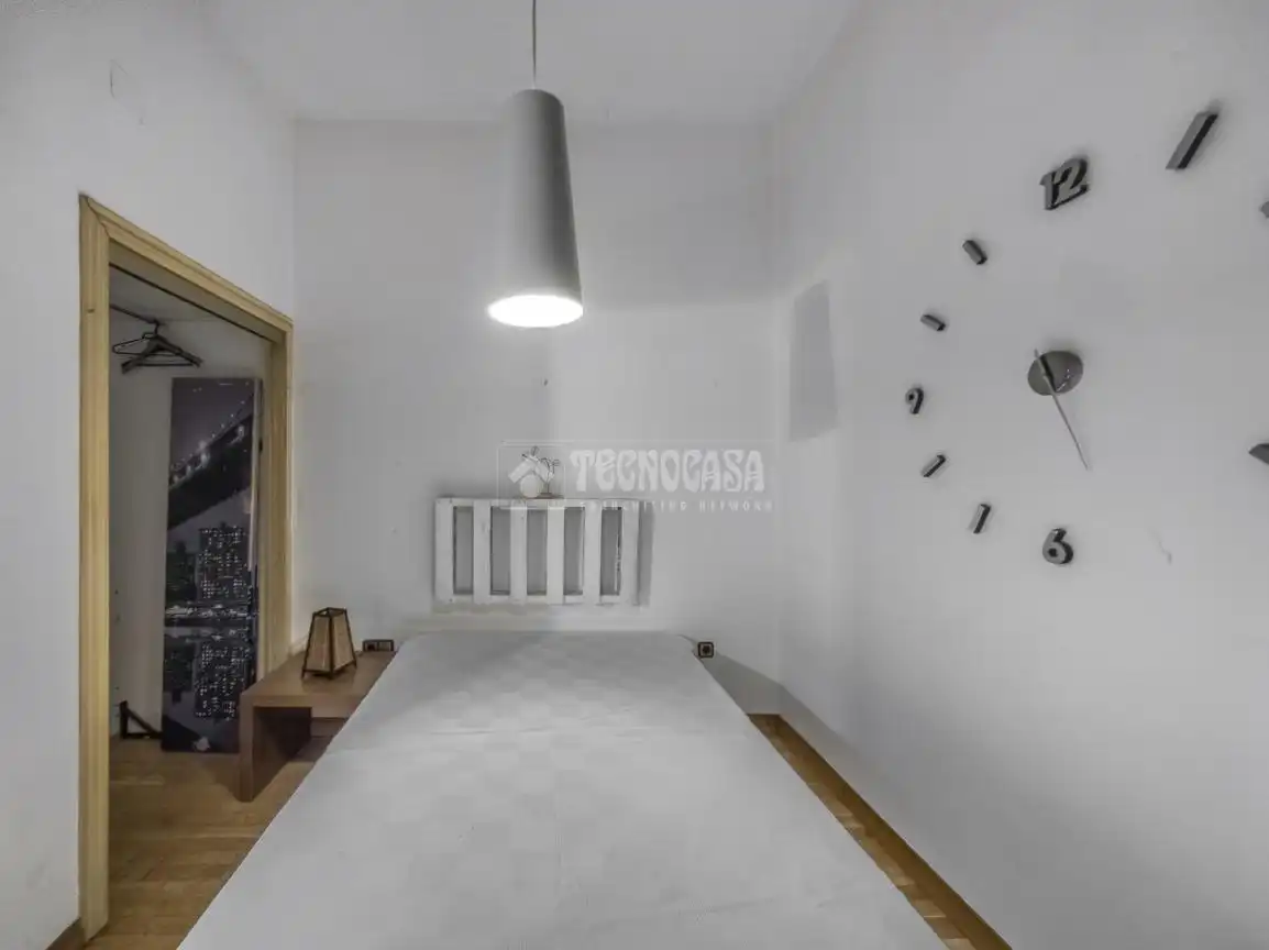 Habitación de Piso en venta en Madrid con Calefacción
