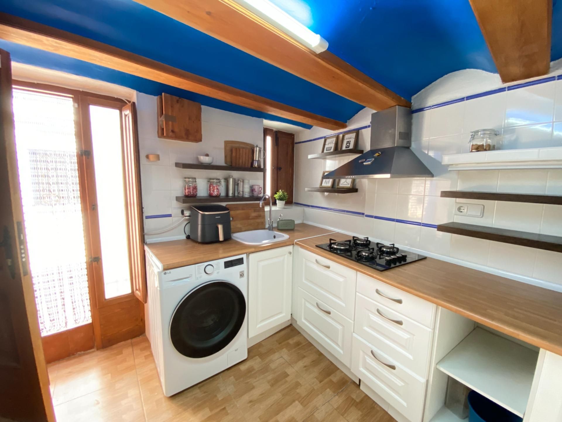 Kitchen of House or chalet for sale in Chelva