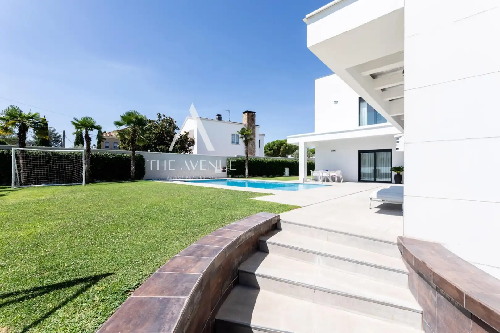 Vista exterior de Casa o xalet en venda en Las Rozas de Madrid amb Aire condicionat, Calefacció i Jardí privat