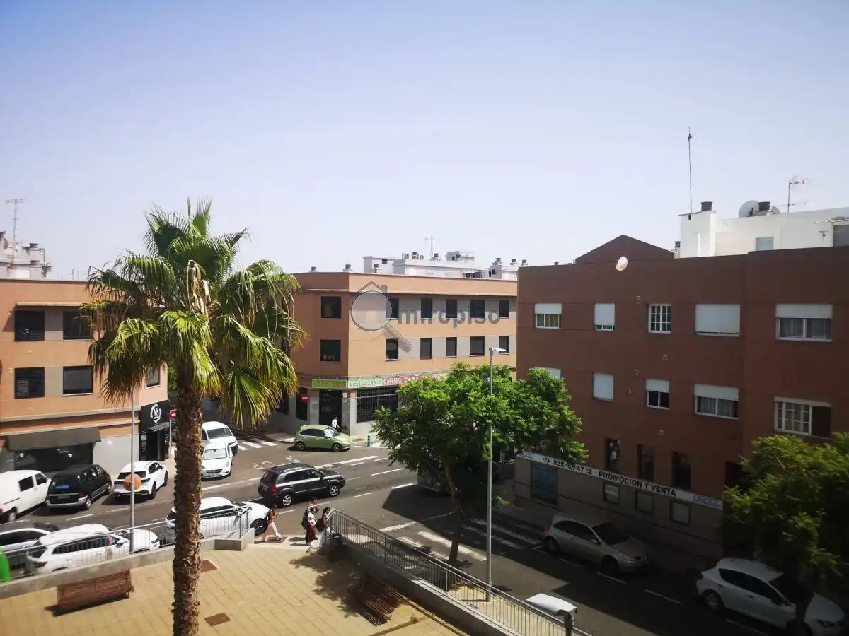 Piso con ascensor en venta en La Cuesta -Finca España