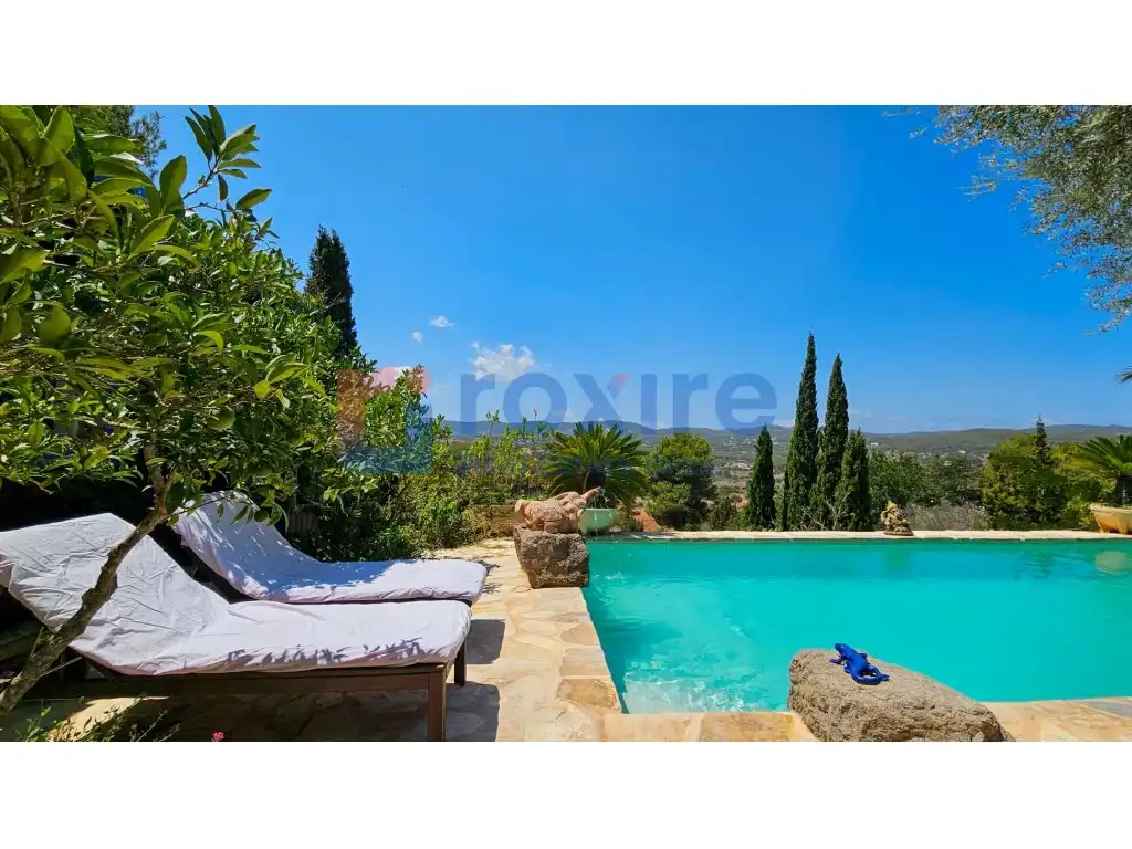 Vista exterior de Casa o xalet de lloguer en Sant Joan de Labritja amb Aire condicionat, Calefacció i Jardí privat