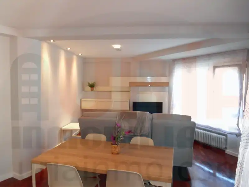 Wohnzimmer von Wohnung zur Miete in Oviedo  mit Heizung, Terrasse und Möbliert