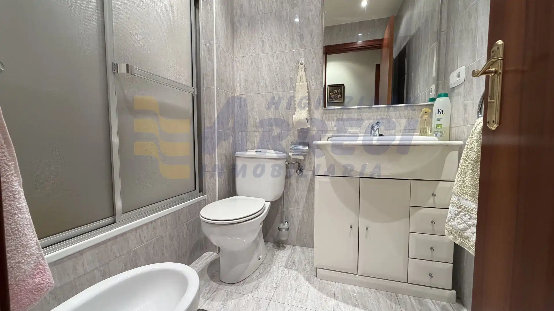 Baño de Piso en venta en Eibar con Calefacción, Trastero y Amueblado