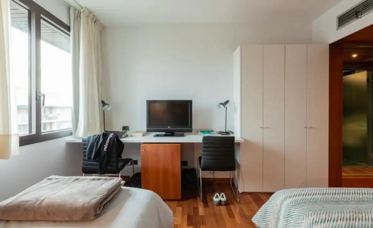 Bedroom of Flat for share in  Pamplona / Iruña  with Air Conditioner, Heating and Furnished