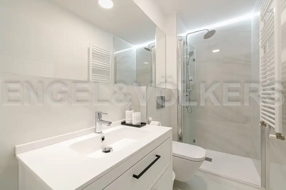 Bathroom of Flat for rent in Vigo   with Heating and Furnished