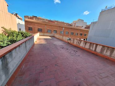 Casa a schiera con giardino in vendita a Centre