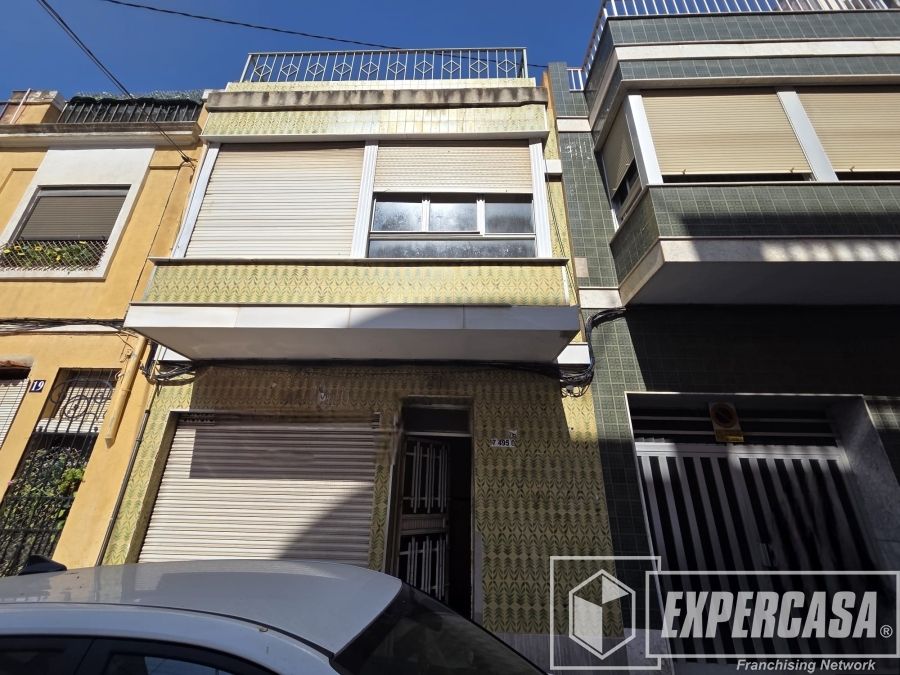 Vista exterior de Casa o xalet en venda en Alzira amb Terrassa