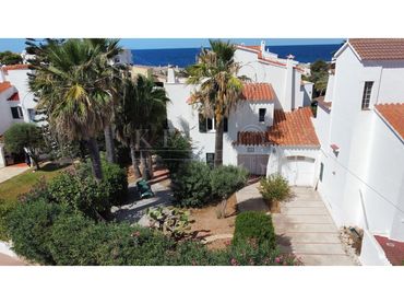 Xalet amb balcó en venda a Cala Blanca