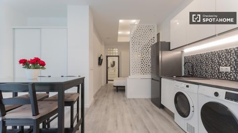 Foto 4 de Piso de alquiler en En Corts - Doctor Waksman, Valencia Capital
