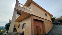 Vista exterior de Casa o xalet en venda en Rubí amb Jardí privat i Terrassa