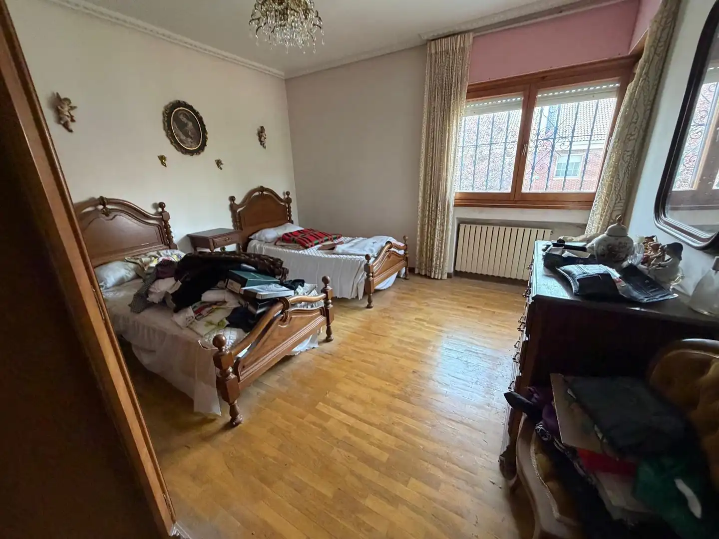 Dormitori de Casa o xalet en venda en Valladolid amb Calefacció i Moblat