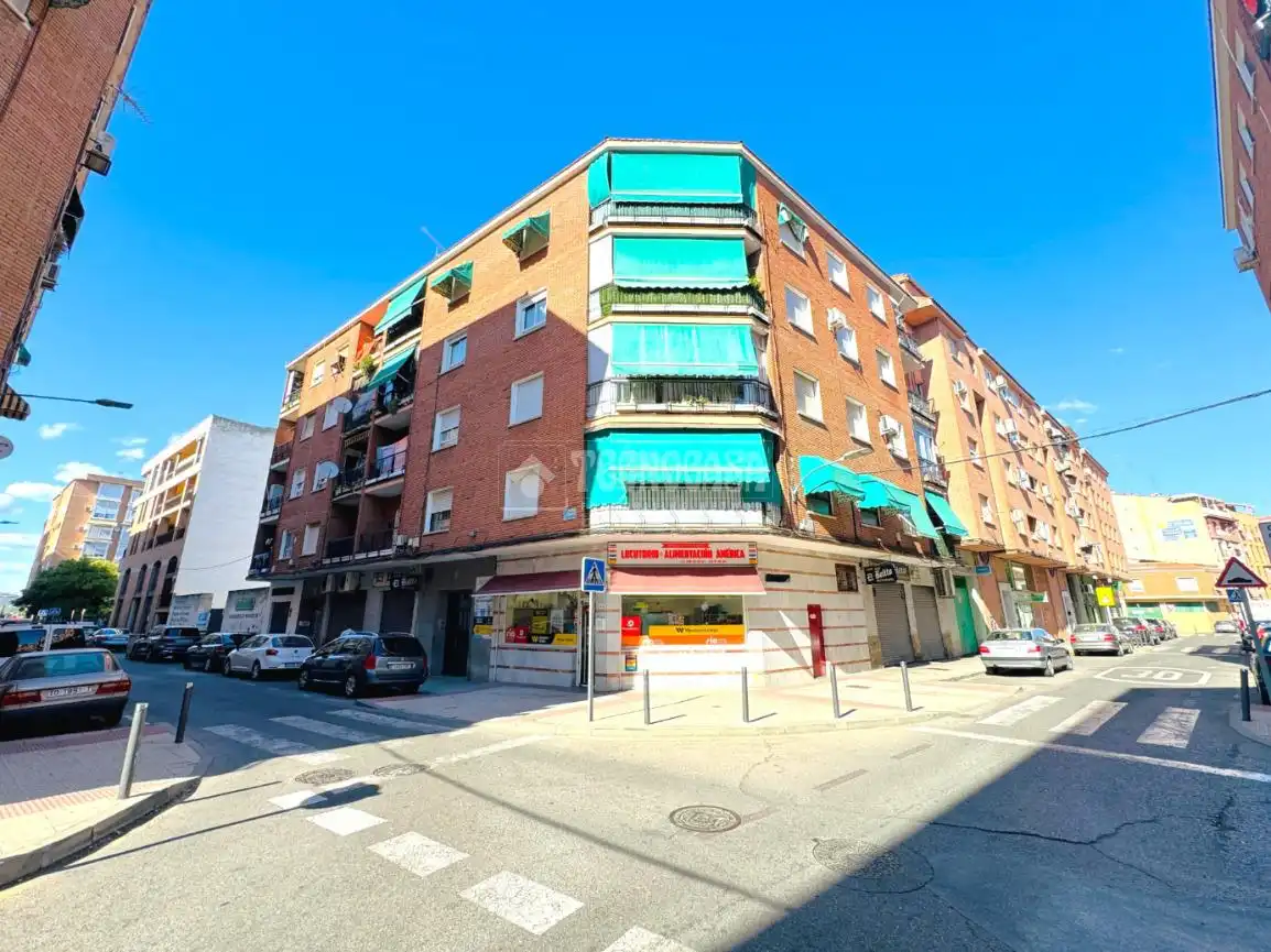 Vista exterior de Piso en venta en Talavera de la Reina con Terraza