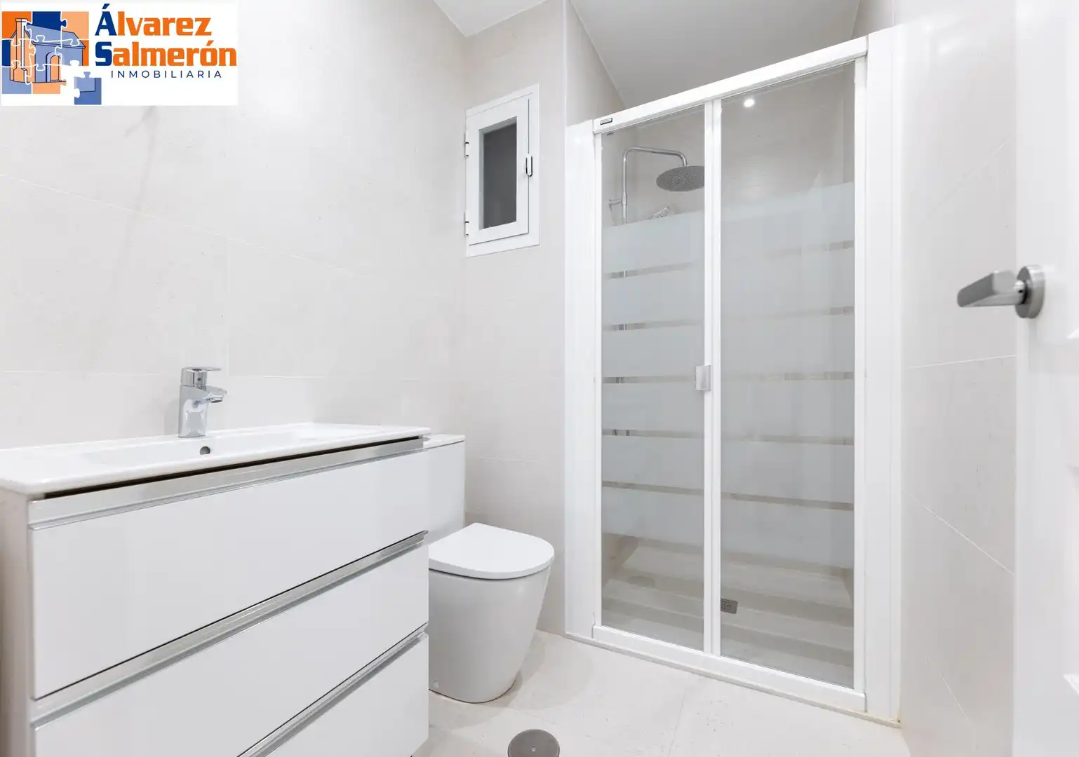 Bathroom of Flat for sale in Ronda
