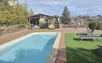 Piscina de Casa o xalet en venda en Riells i Viabrea amb Aire condicionat, Calefacció i Jardí privat