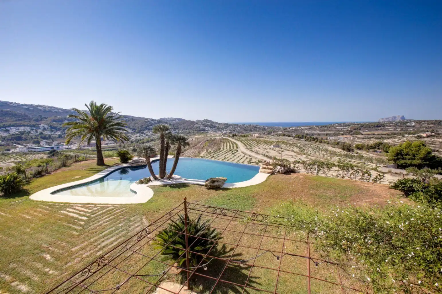 Jardí de Finca rústica en venda en Moraira amb Jardí privat, Traster i Piscina