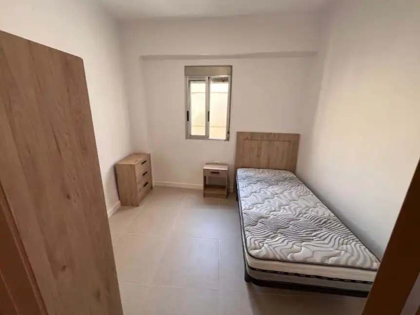 Dormitori de Pis en venda en Aldaia amb Aire condicionat, Terrassa i Moblat