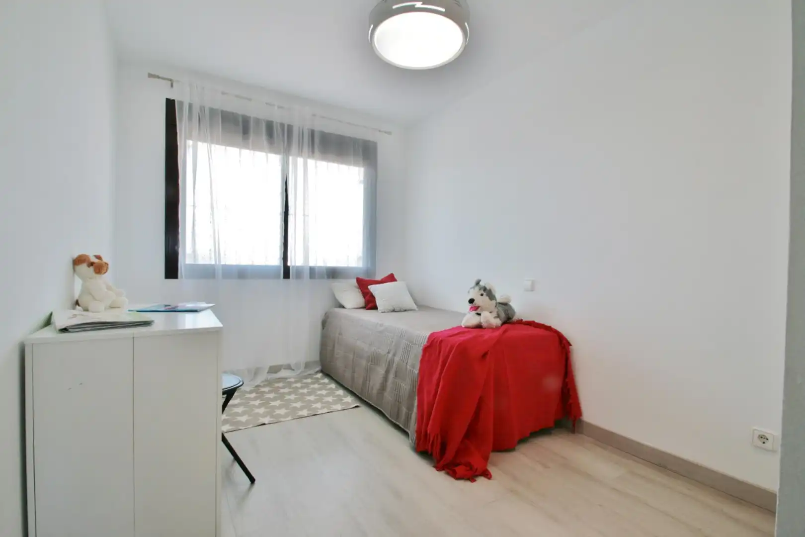 Habitación de Apartamento en venta en Almería con Aire acondicionado, Jardín privado y Terraza